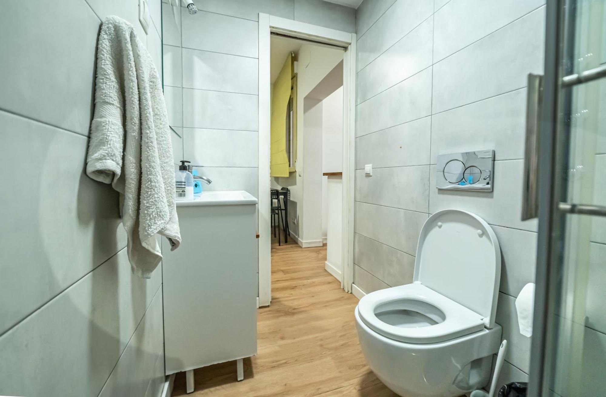 Ferienwohnung New Flat , Modern , Wifi, 10Min Sol, 5 Reina Sofia Madrid Exterior foto