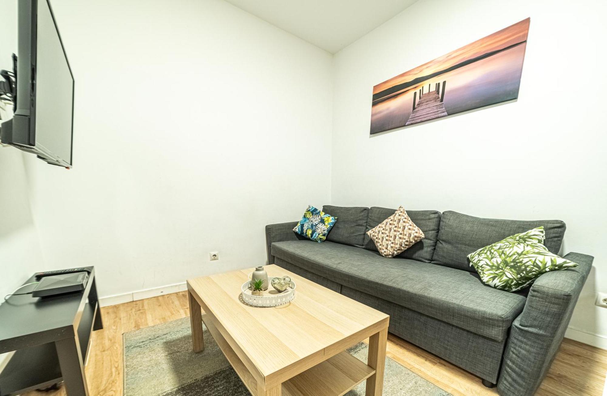 Ferienwohnung New Flat , Modern , Wifi, 10Min Sol, 5 Reina Sofia Madrid Exterior foto