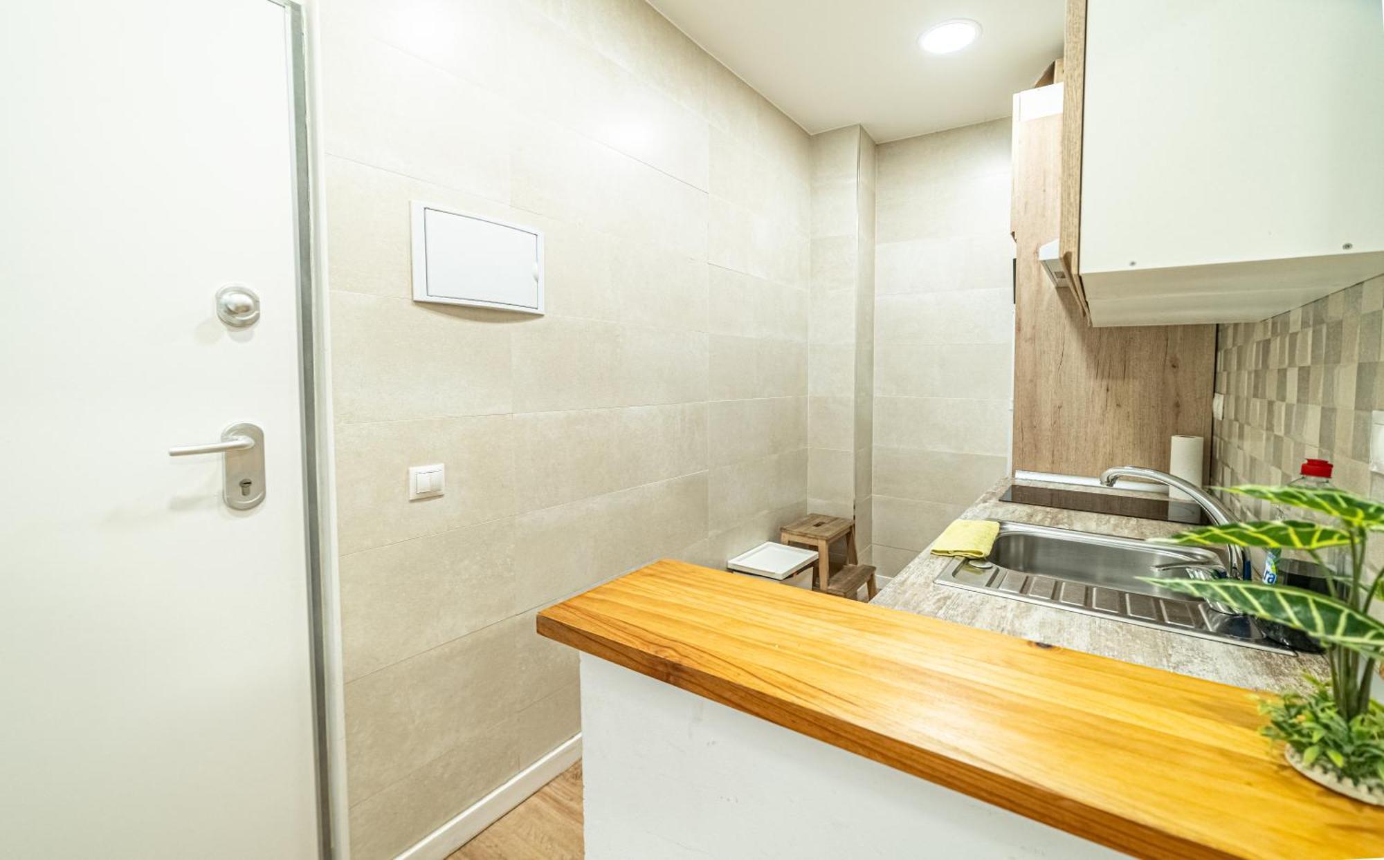 Ferienwohnung New Flat , Modern , Wifi, 10Min Sol, 5 Reina Sofia Madrid Exterior foto