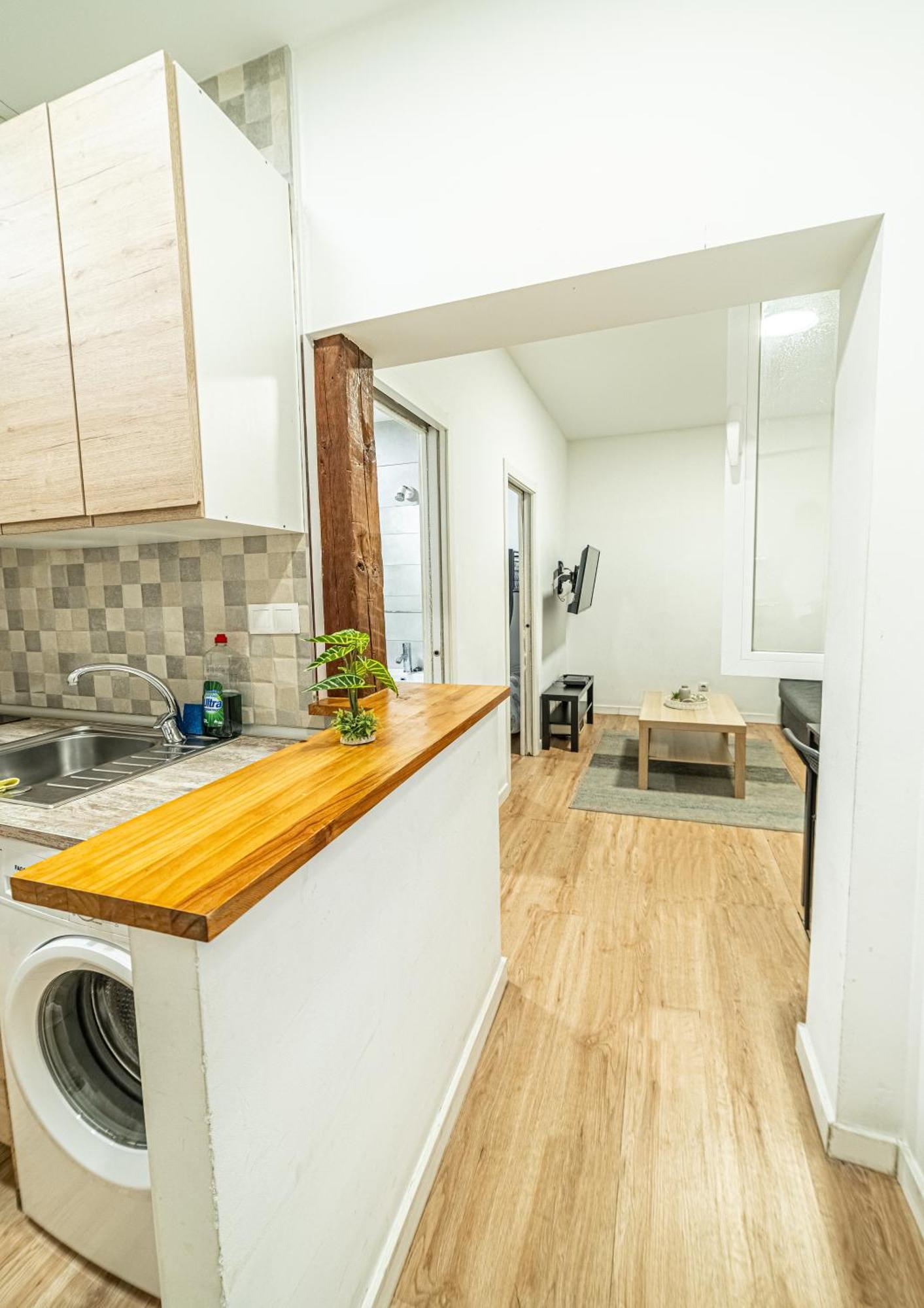 Ferienwohnung New Flat , Modern , Wifi, 10Min Sol, 5 Reina Sofia Madrid Exterior foto