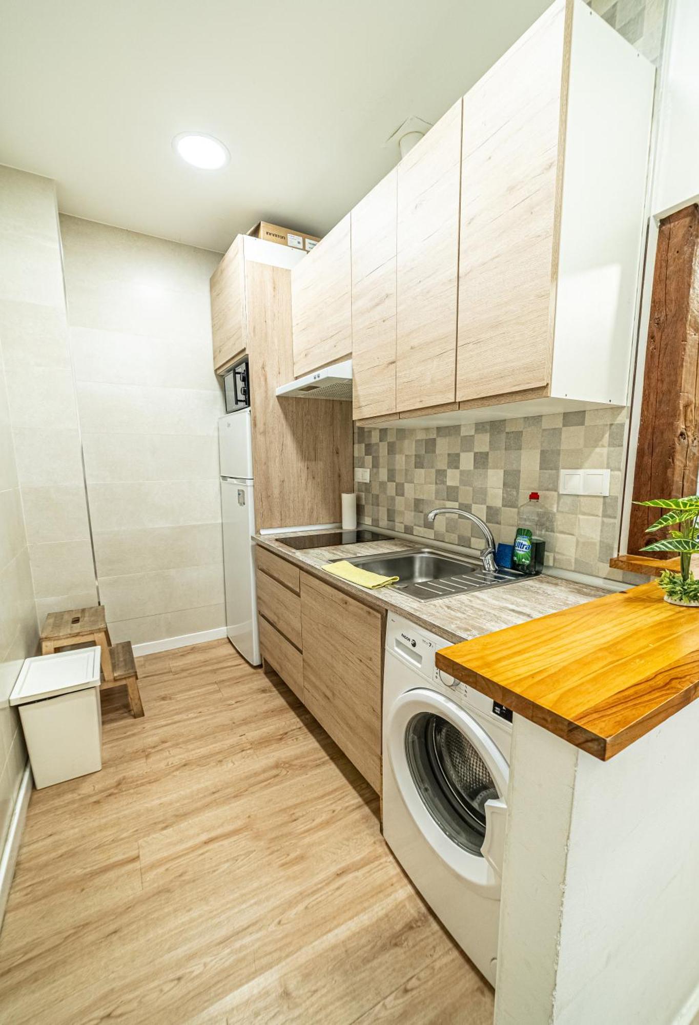 Ferienwohnung New Flat , Modern , Wifi, 10Min Sol, 5 Reina Sofia Madrid Exterior foto
