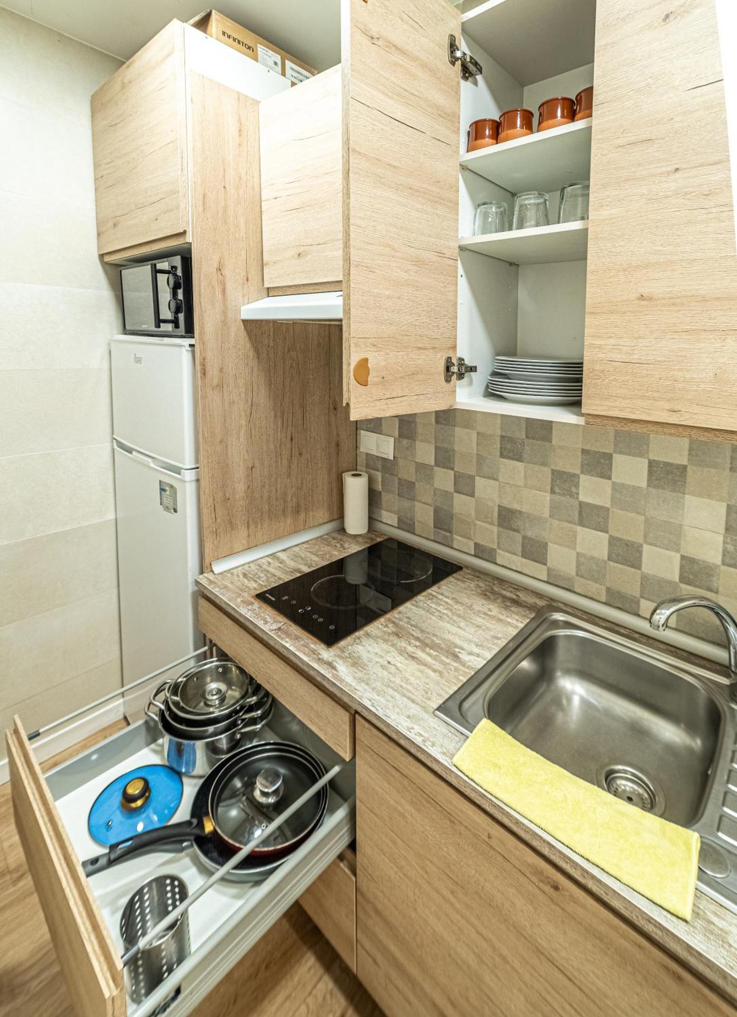 Ferienwohnung New Flat , Modern , Wifi, 10Min Sol, 5 Reina Sofia Madrid Exterior foto